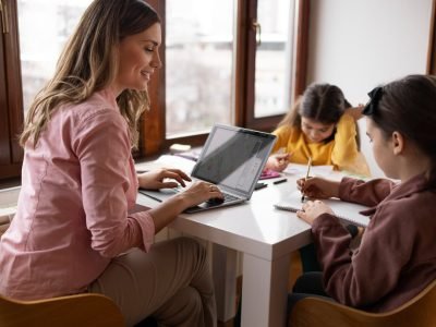 How Online Early Childhood Education Courses Build Job-Ready Skills Through Real Industry Placements